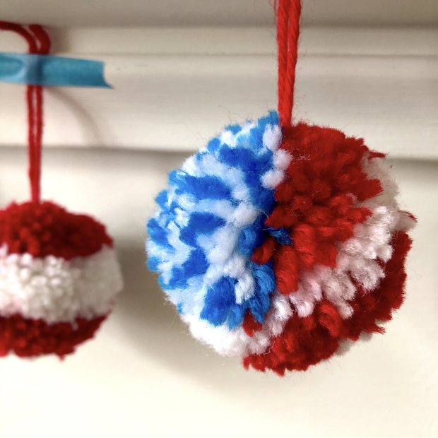 Flag Pom Pom